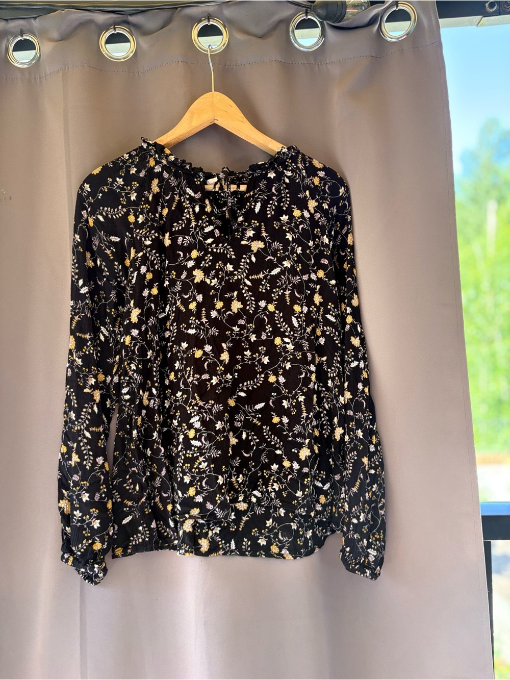 GAP Black Floral Long-Sleeve Tie-Neck Blouse